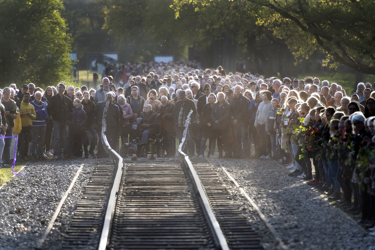 4000 mensen bezochten 4 mei-herdenking Kamp Westerbork