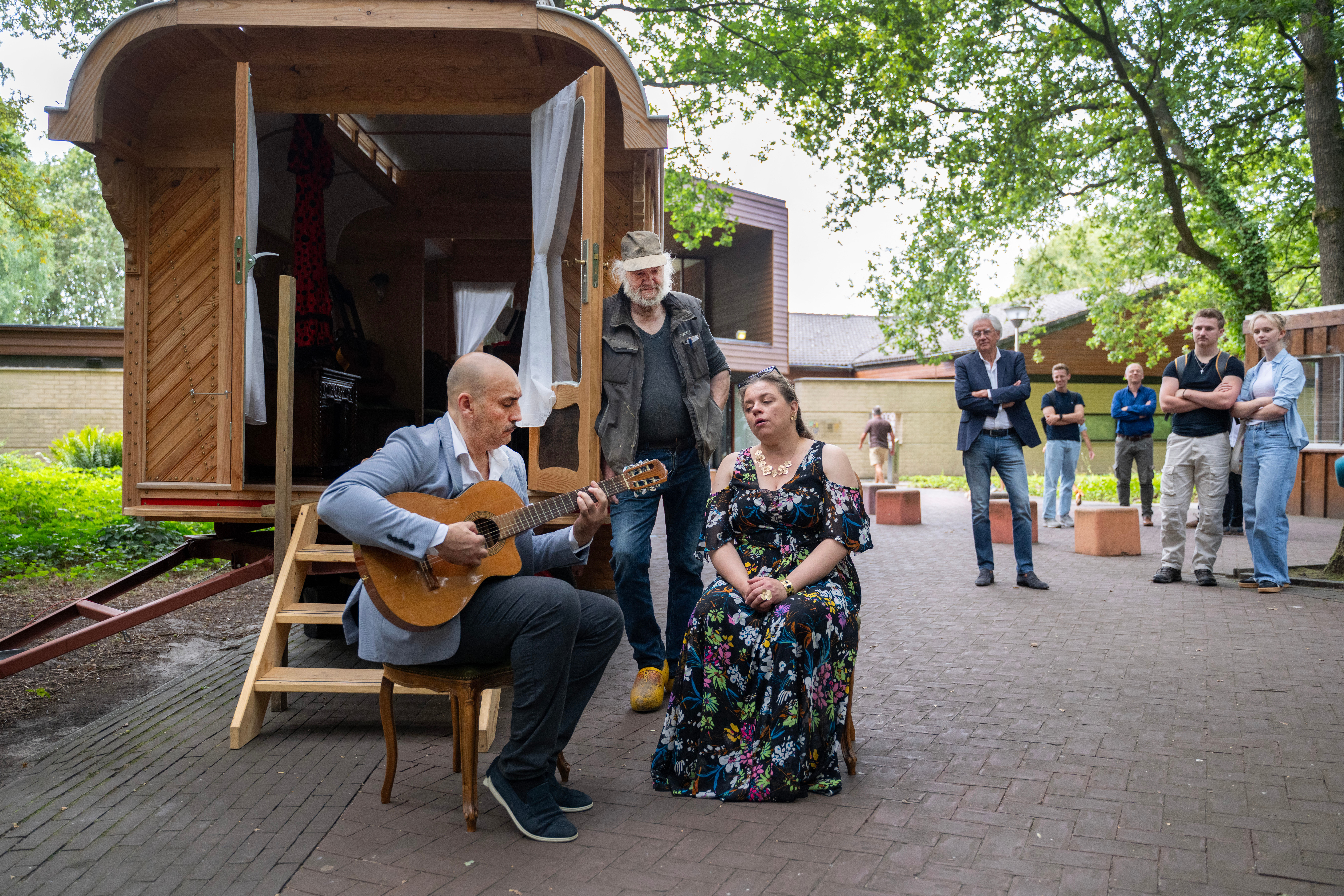 Woonwagen officieel overgedragen aan Stichting Woonwagenmuseum